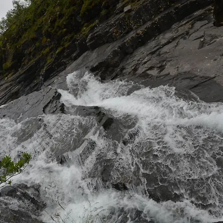 Basecamp مكان تخييم *