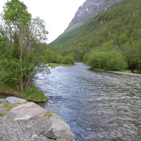 مكان تخييم Basecamp Birtavarre