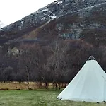 キャンプ場 Basecamp *